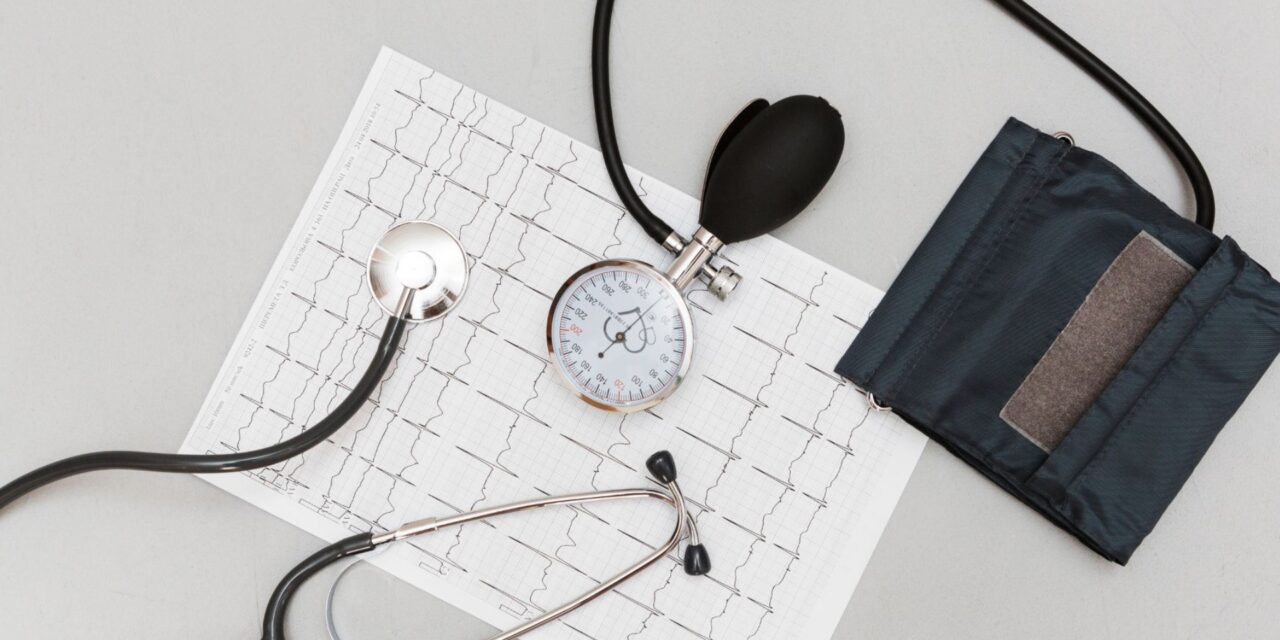 How to Lower High Blood Pressure Naturally: 10 Practical Tips